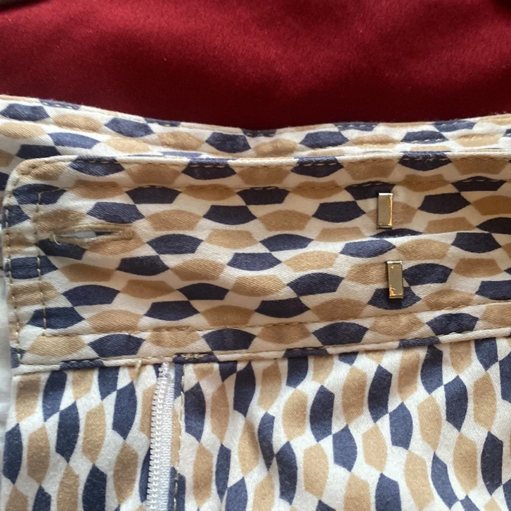 Sexy Ann Taylor, short shorts! - Picture 5 of 6